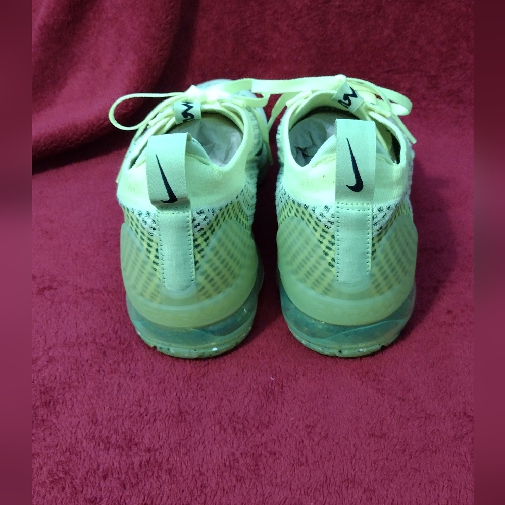 Nike Vapor max 2021 Flyknit Next Nature Volt/Black. Men's 8.5. Used. No box.